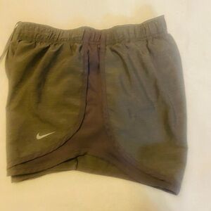 Nike Women's Dri-Fit lined Shorts EUC Size Small